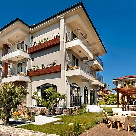 Hotel Zoi Cunda *